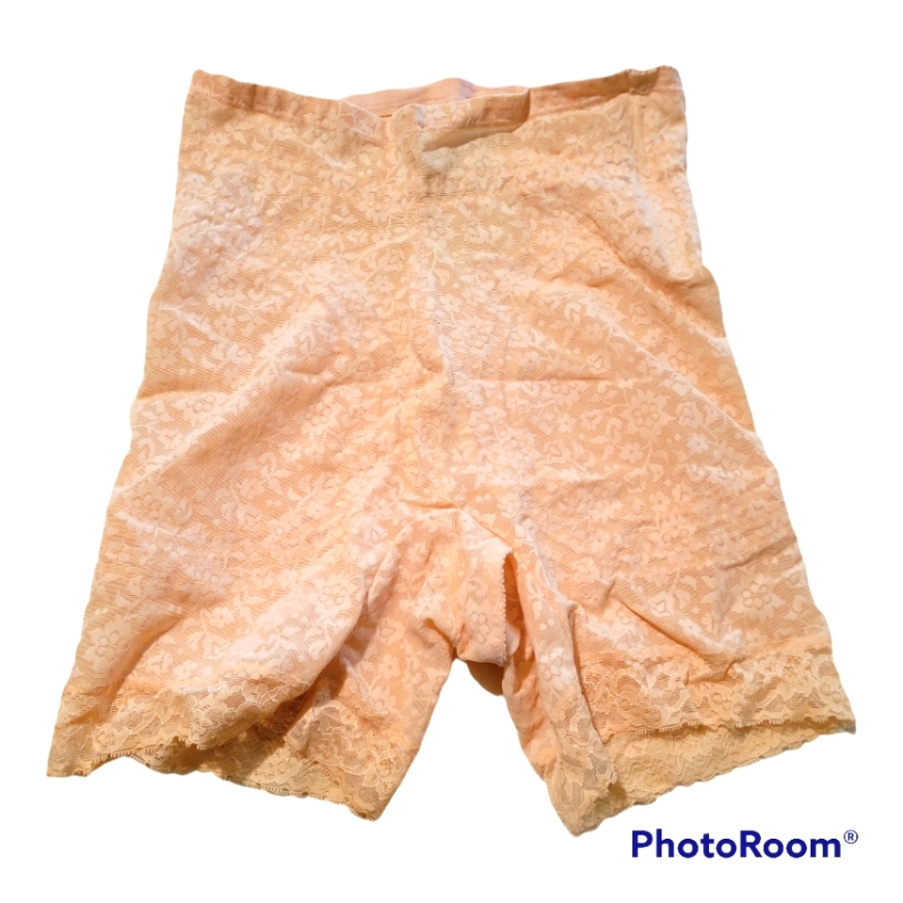 Woman's girdle